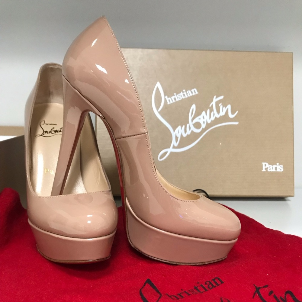 Christian Louboutin Nude Size 5